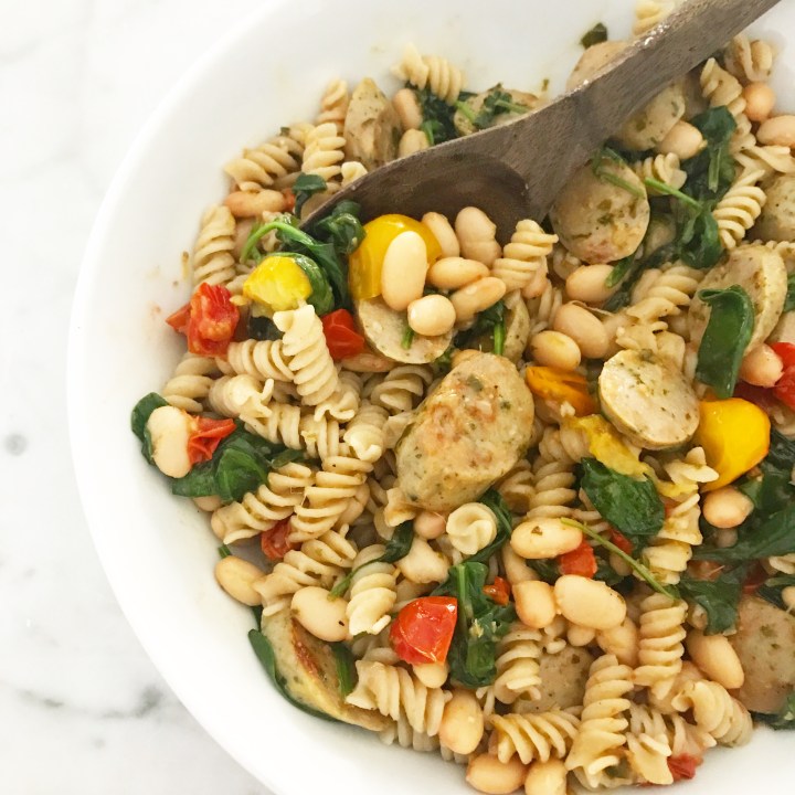 10 minute chicken sausage and white bean&nbsp;pasta