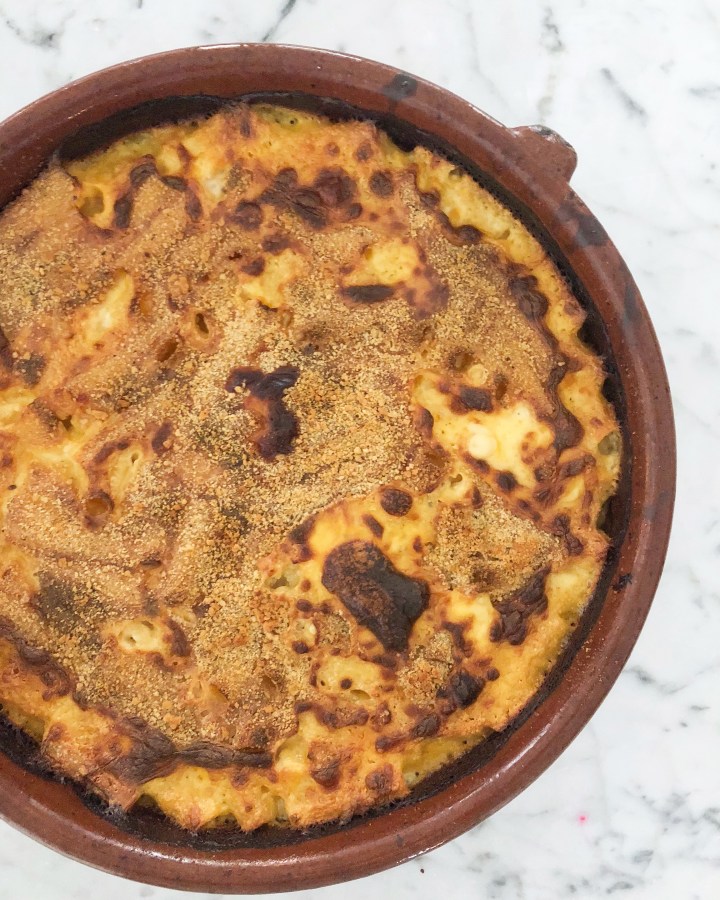 Homemade baked macaroni and&nbsp;cheese